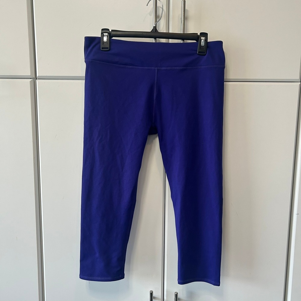 Fabletics Purple Cropped Leggings CS1510254-5906-17050 Womens Large Activewear